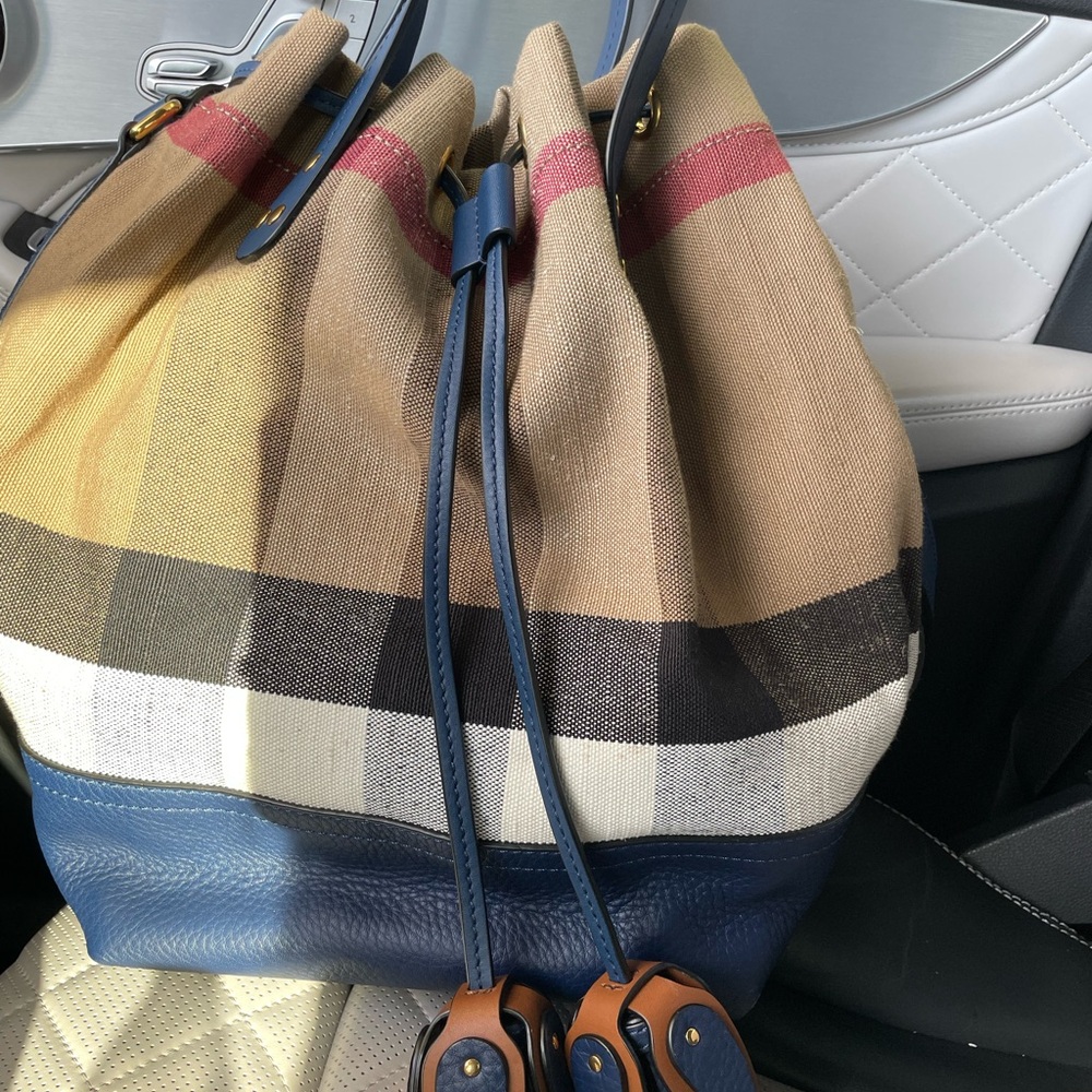 Burberry Mega Check Tassel Heston Tote - Picture 9 of 9